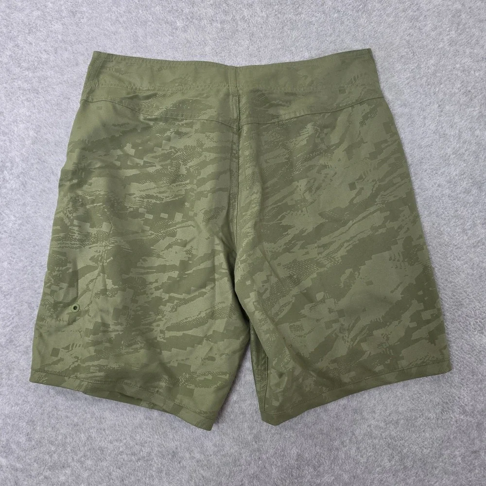 Under Armour Shore Break Board Shorts Mens 34 Trail Green Storm HeatGear NWT